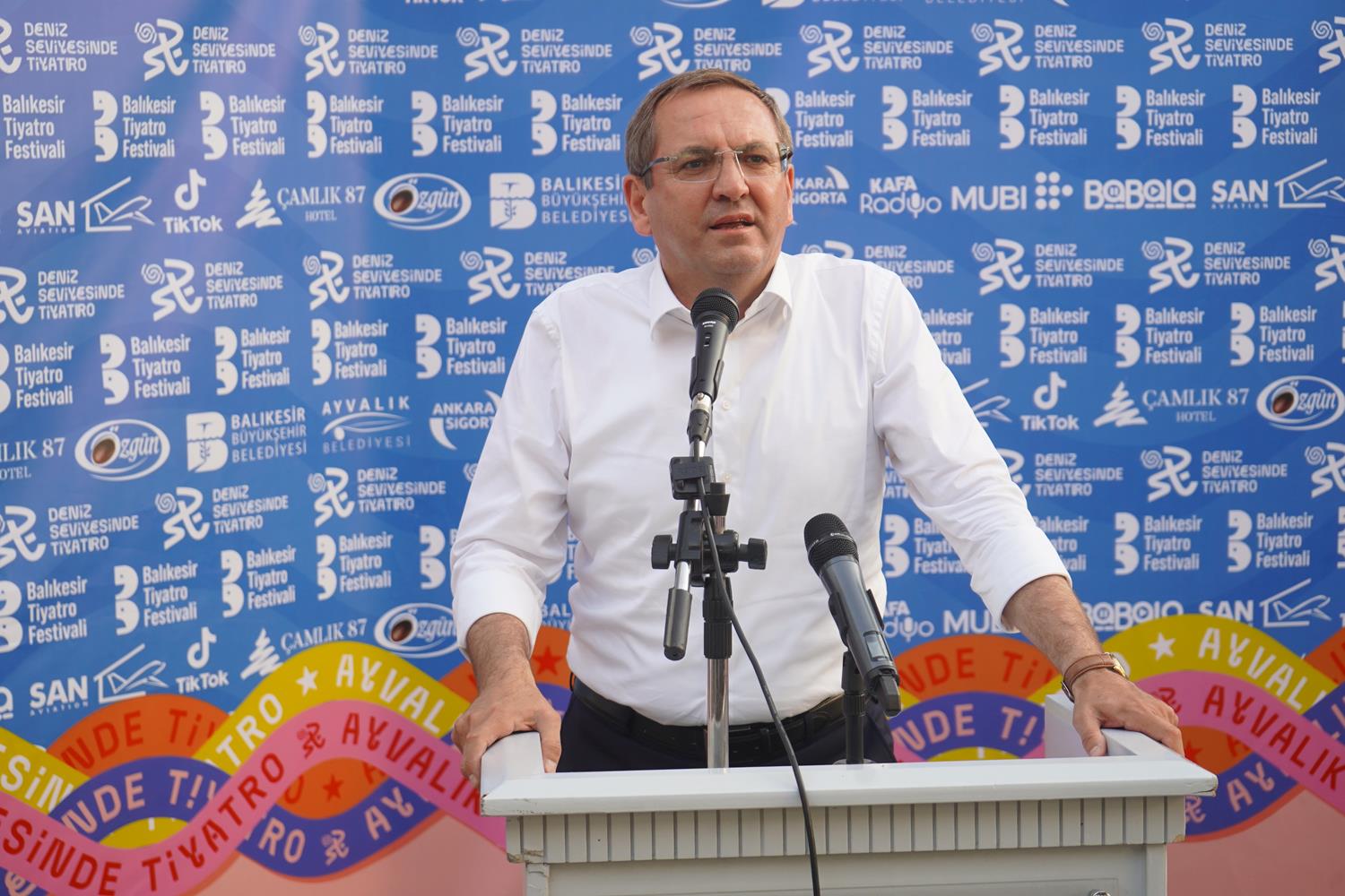 DENİZ SEVİYESİ TİYATRO FESTİVALİ AYVALIK’TA BAŞLADI