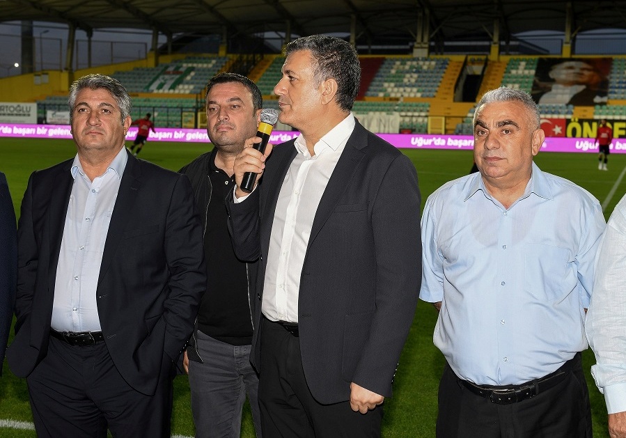 ESENYURT’TA ŞAMPİYONLUK BİRLİK VE BERABERLİKLE KAZANILDI