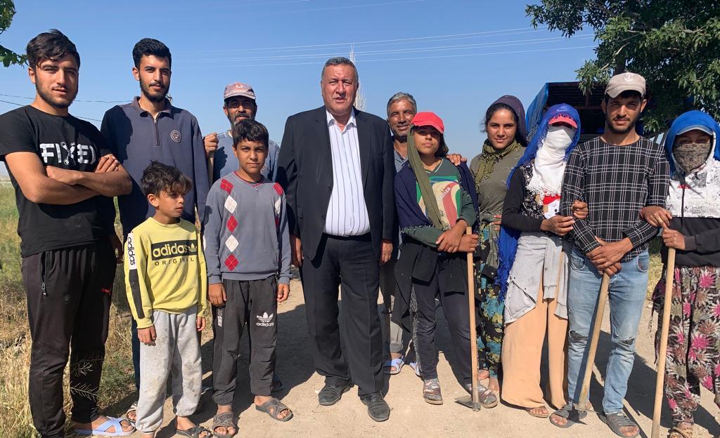 Gürer: “Tarım işçileri zor şartlarda ekmek peşinde”