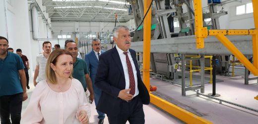 Karataş’ın en büyük sorunu Zeydan Karalar’la tarihe karışıyor