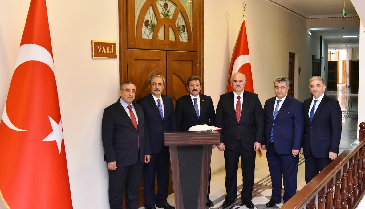 Yargıtay 1. Başkanı Sayın Mehmet Akarca ve Yargıtay Cumhuriyet Başsavcısı Sayın Bekir Şahin, Valimiz Sayın Orhan Tavlı’yı ziyaret etti.