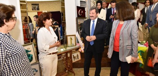 Vali Orhan Tavlı, Halk Eğitimi Merkezi El Sanatları Yılsonu Sergisini ziyaret etti