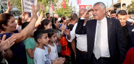 BAŞKAN ZEYDAN KARALAR’A SEVGİ SELİ