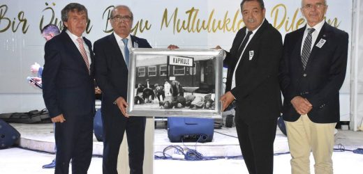 EDREMİT’TE BALKAN EZGİLERİYLE RUMELİ ŞENLİĞİ