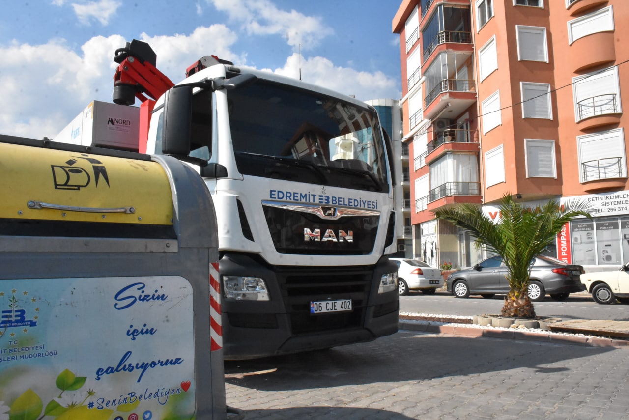 EDREMİT’TE YENİ NESİL ÇÖP TEMİZLİĞİ