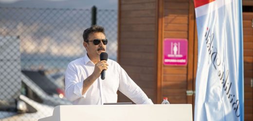 Dikili plajlarına 2 Mavi Bayrak daha eklendi