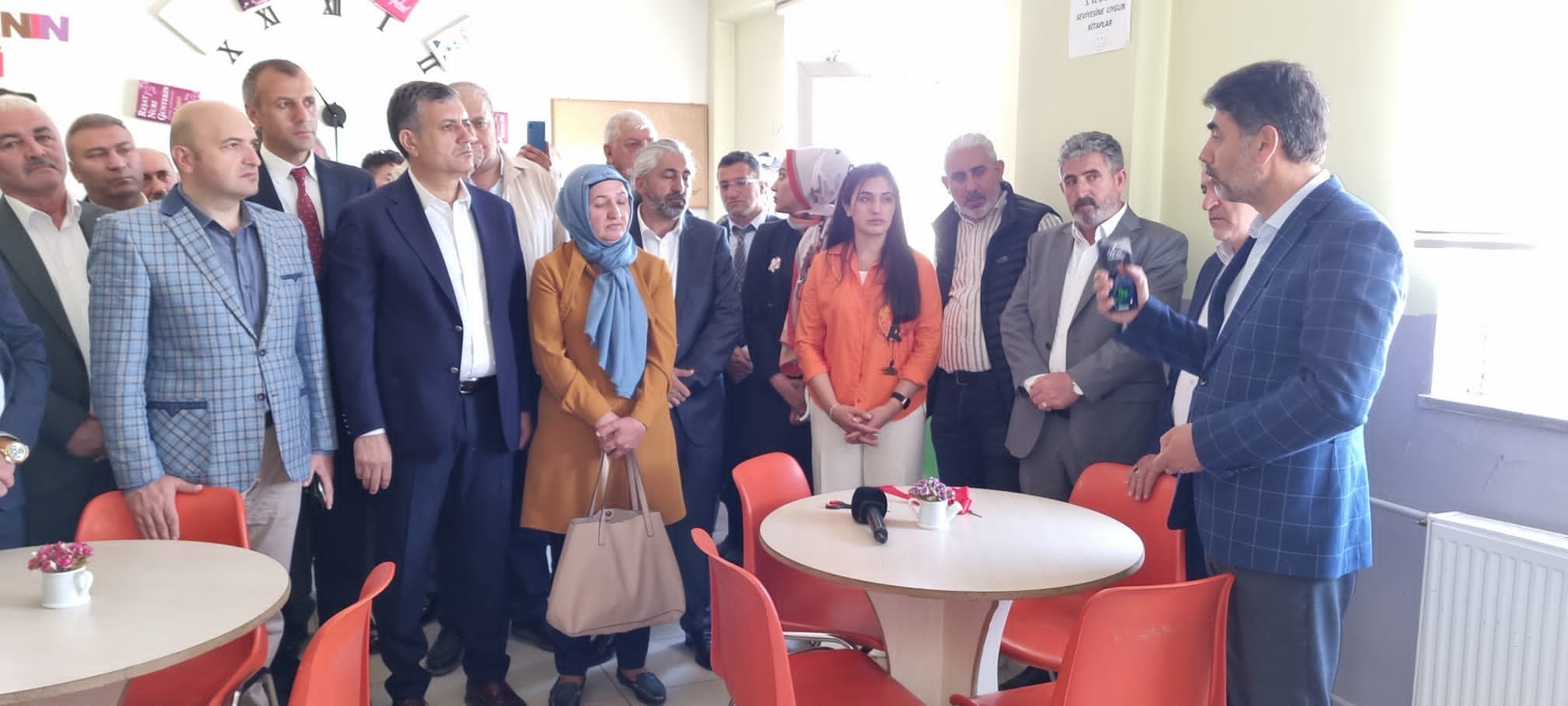 SENEMOĞLU KÖY DERNEĞİ 10 BİN KİTAP İLE KÜTÜPHANE AÇILIŞI YAPTI…