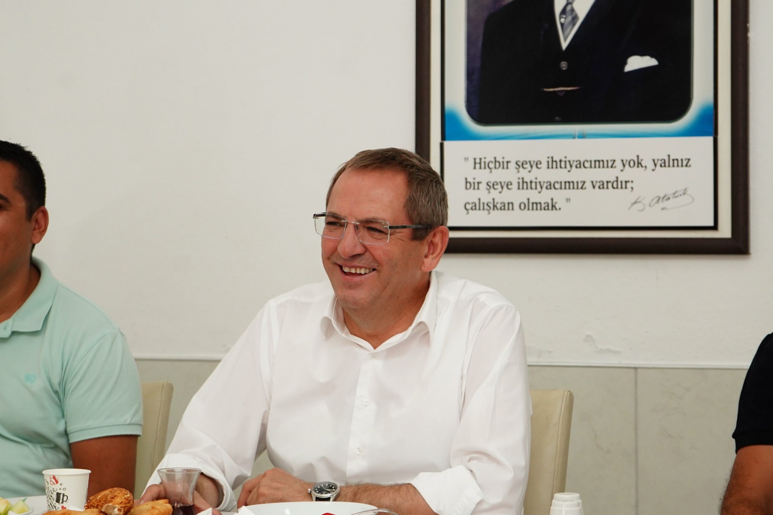 BAŞKAN MESUT ERGİN AŞEVİ ÇALIŞANLARIYLA KAHVALTIDA BULUŞTU