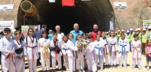 ULAŞTIRMA VE ALTYAPI BAKANI KARAİSMAİLOĞLU: OSMANELİ-YENİŞEHİR-BURSA-BALIKESİR HIZLI TREN PROJESİ’NDE T04 TÜNELİNDE IŞIĞI GÖRDÜK