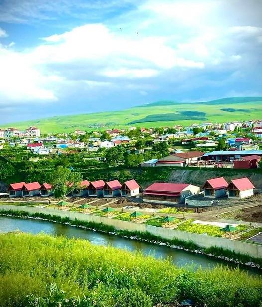 Ardahan’da Kura Nehri kıyısına kurulan ‘butik tatil köyü’ turistleri ağırlayacak