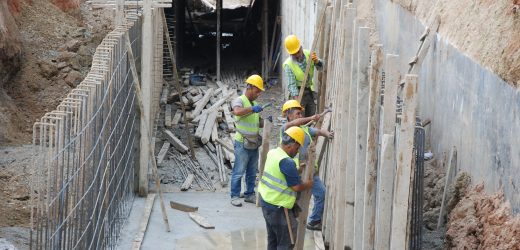 Adana Büyükşehir’den derelerde kutu menfez çalışması