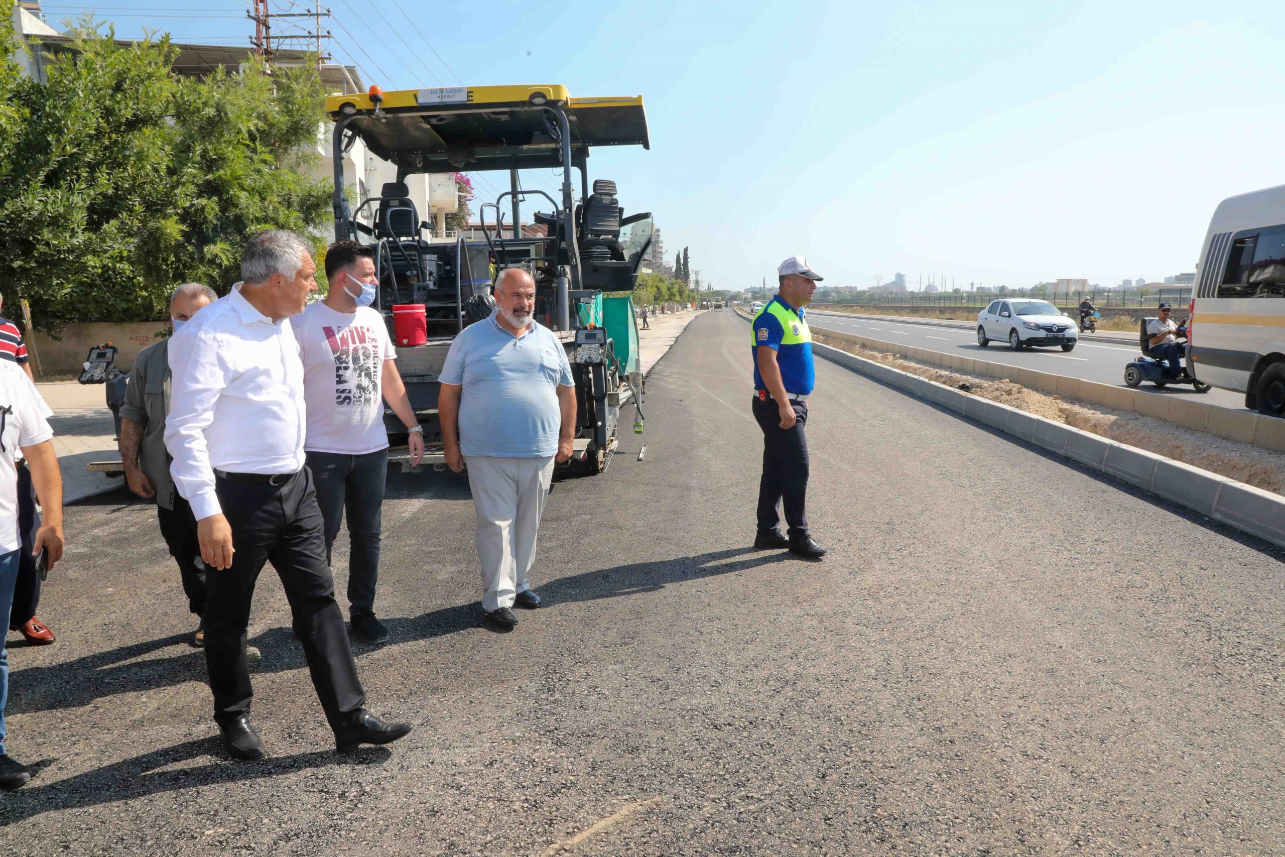 Adana’da çok sayıda noktada asfalt ve yol çalışması