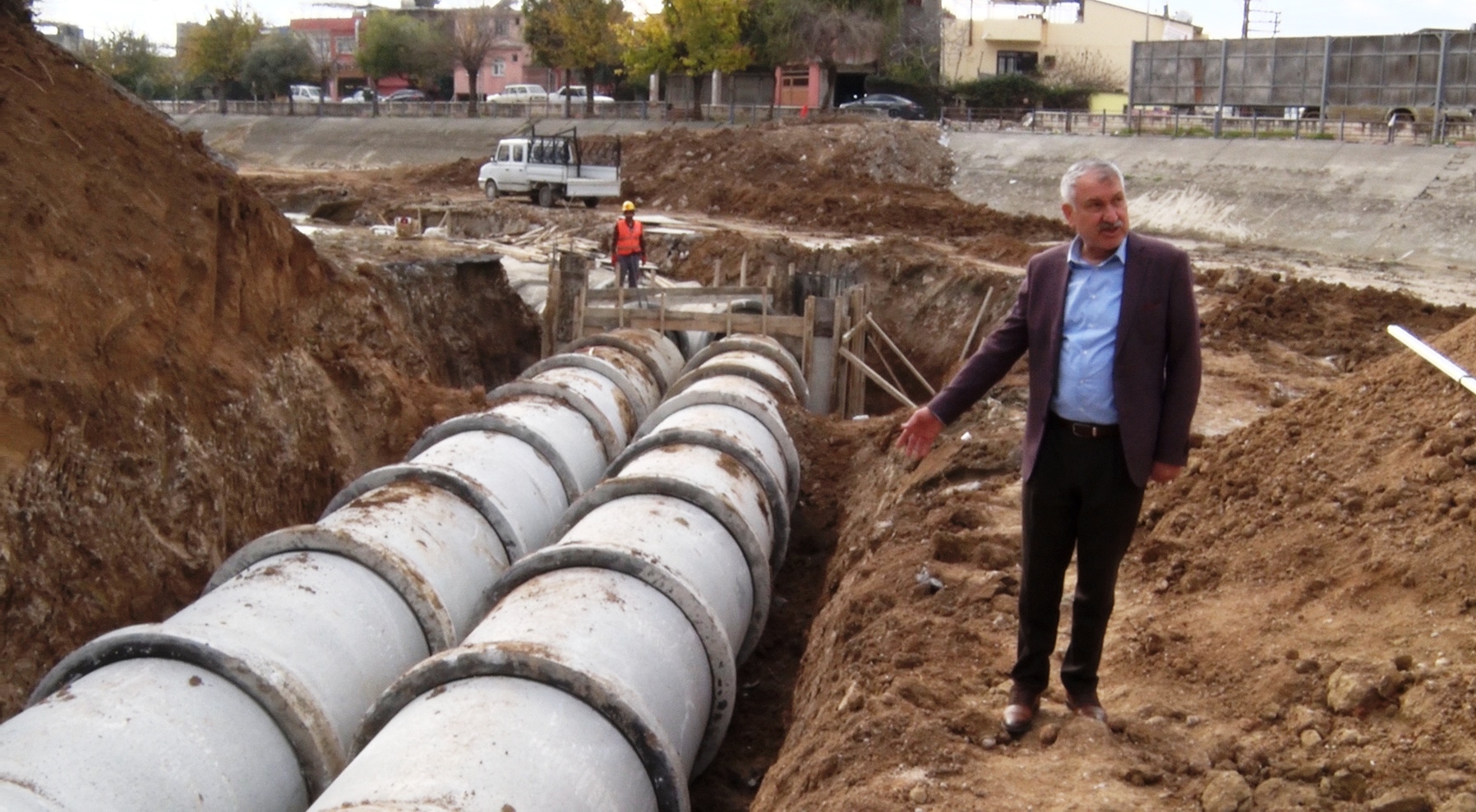 Büyükşehir, Yüreğir’deki yatırımlarıyla ilçenin sorunlarını çözüyor