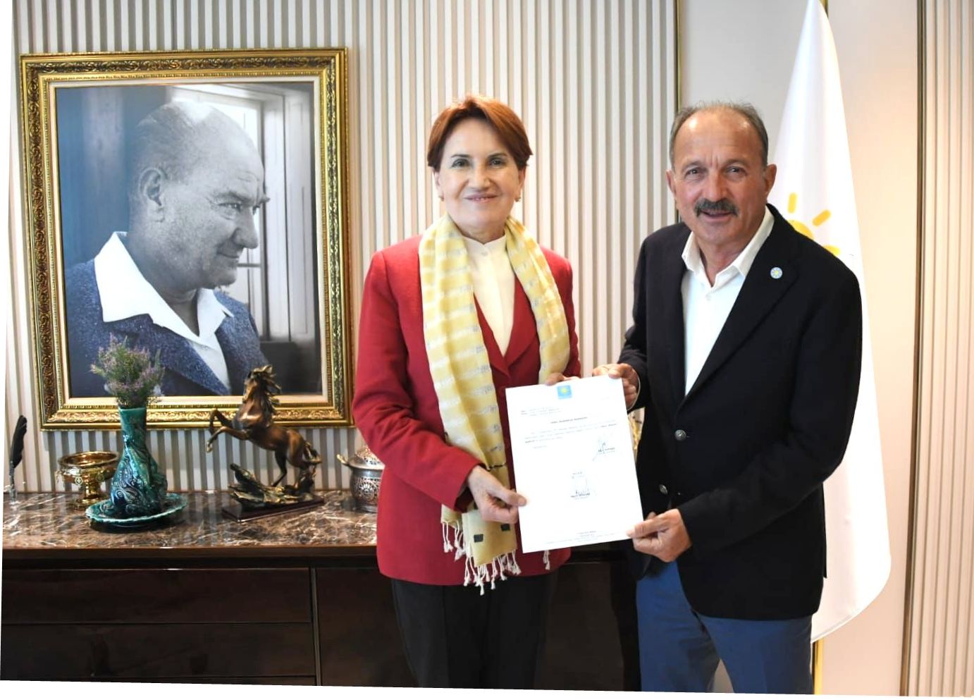 SAATÇI BAŞKAN AKŞENER’İN DOĞUM GÜNÜNDE YETKİLENDİ