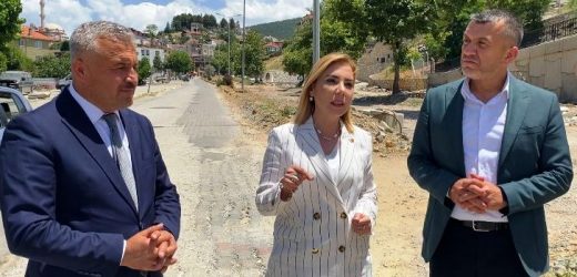 KAVAKLIDERE YOLUNA ÇİRKİN POLİTİKA MI ENGEL OLUYOR?