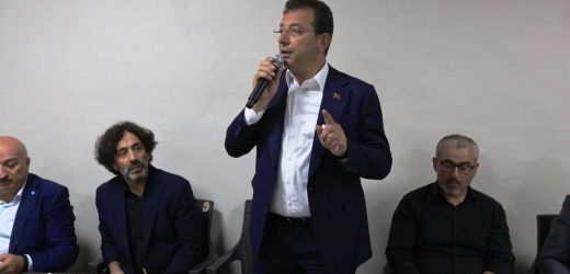 AŞURE GÜNÜNDE MATEM LOKMASINA ORTAK OLDU