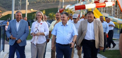 AK PARTİ YEREL YÖNETİMLER TOPLANTISI KINIK POYRACIK SOSYAL TESİSLERİNDE GERÇEKLEŞTİ