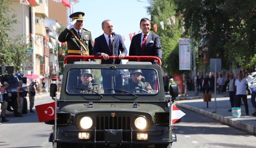 ARDAHAN’DA 30 AĞUSTOS ZAFER BAYRAMI ÇEŞİTLİ ETKİNLİKLERLE KUTLANDI