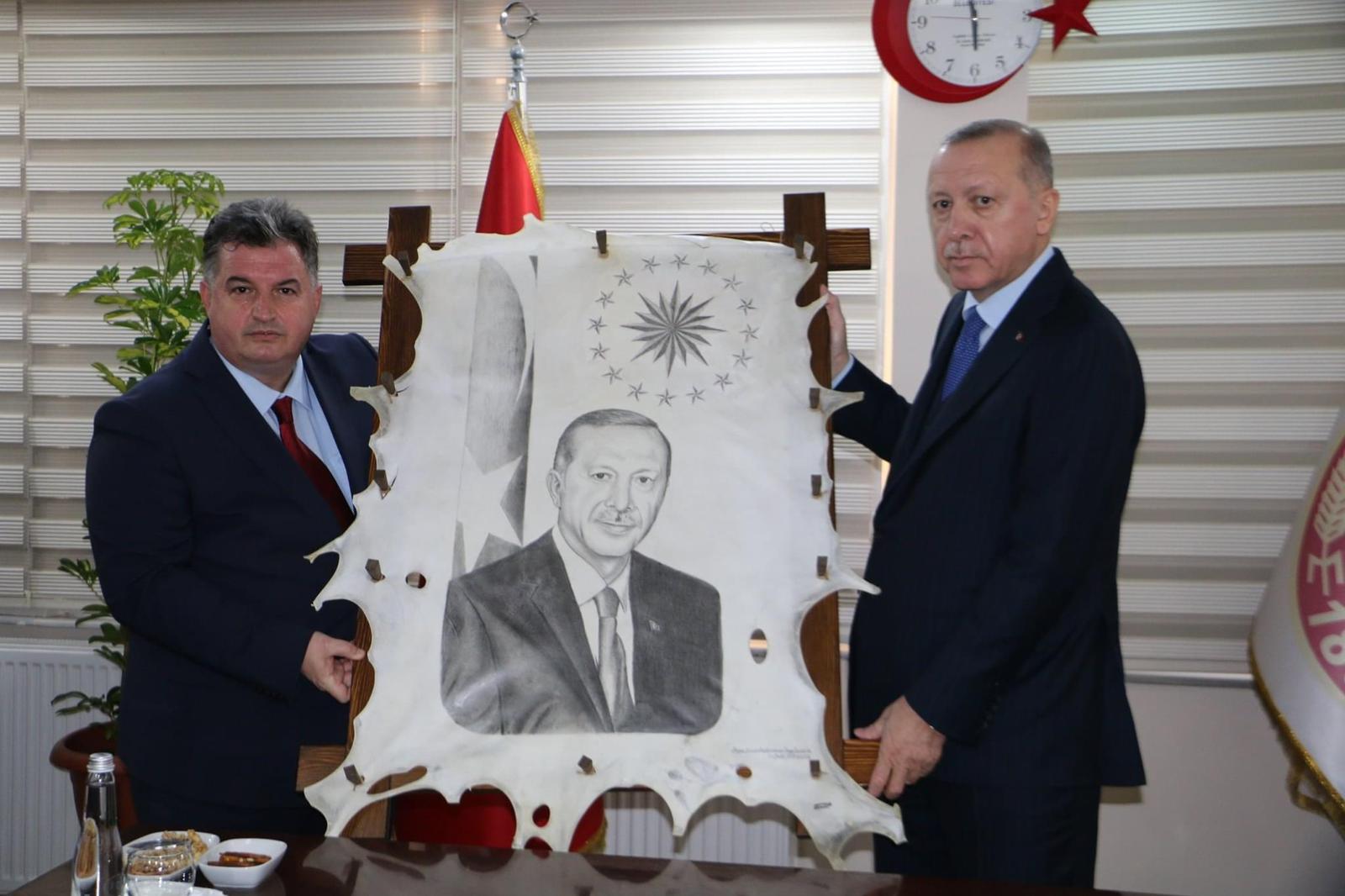 CUMHURBAŞKANINDAN KINIK’TA YATIRIMCIYA BÜYÜK DESTEK