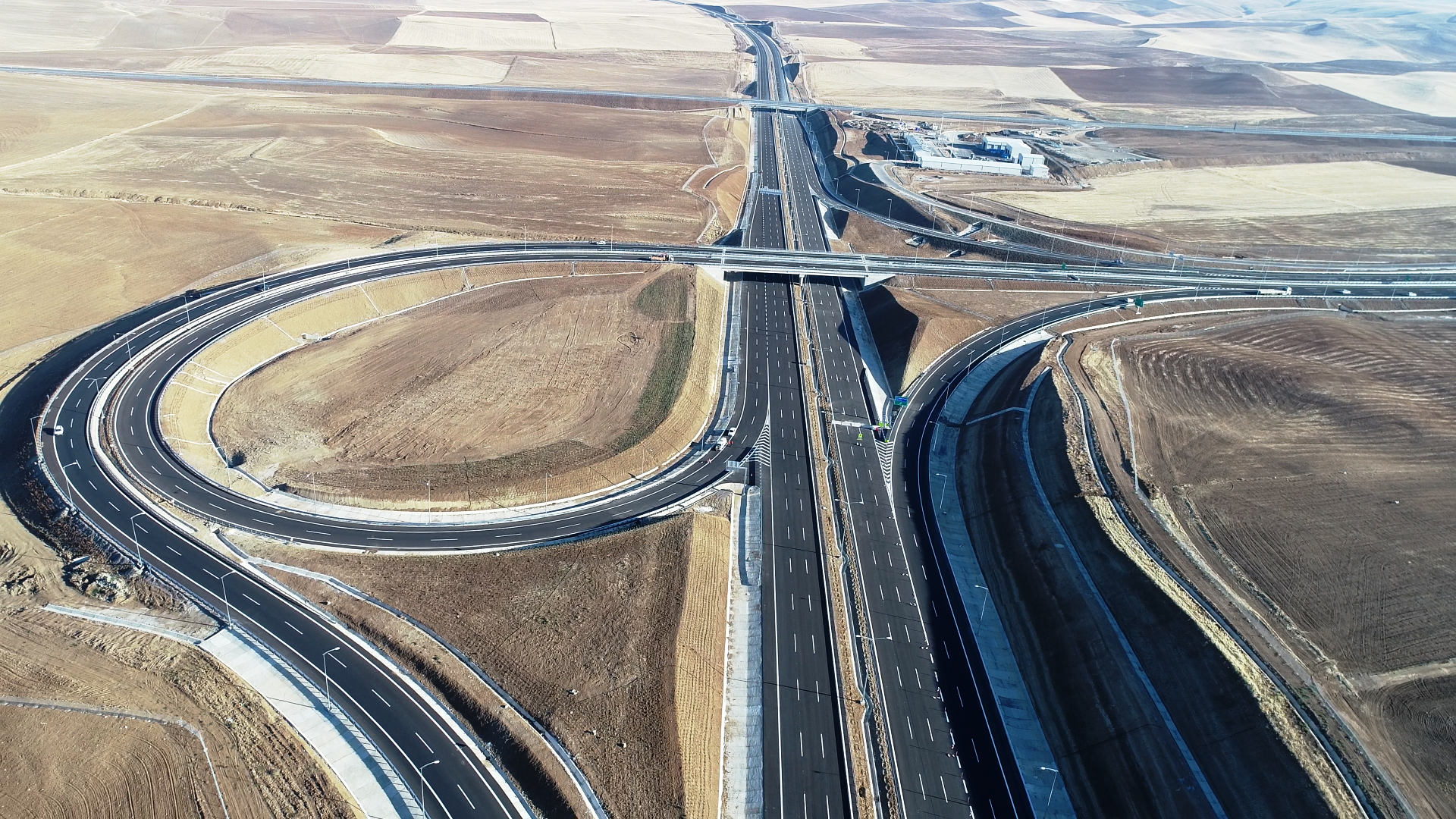 KARAİSMAİLOĞLU: ANKARA-NİĞDE OTOYOLU’NU KULLANAN ARAÇ SAYISI 9 MİLYONA DAYANDI