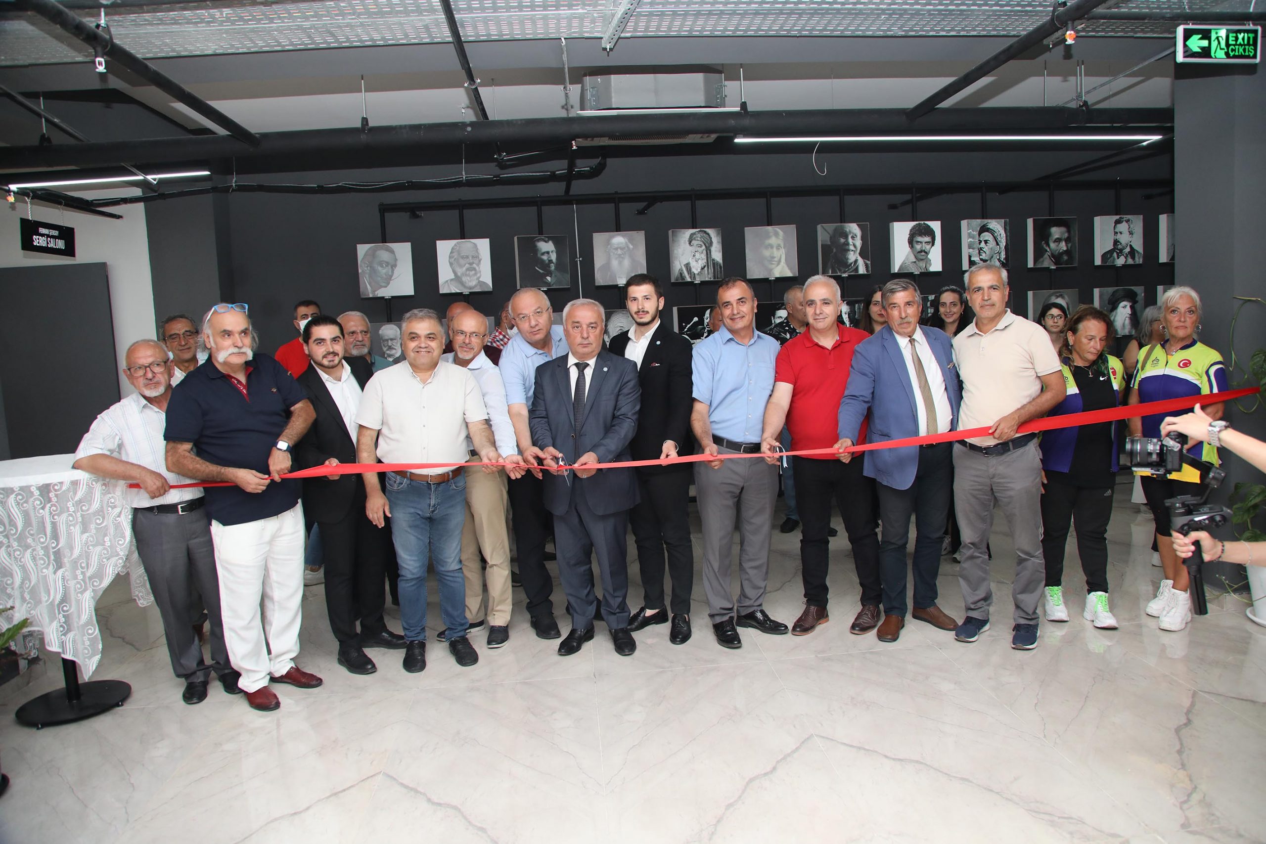 Atakum Belediyesi’nden nesli tükenen kuşlar için  fotoğraf sergisi