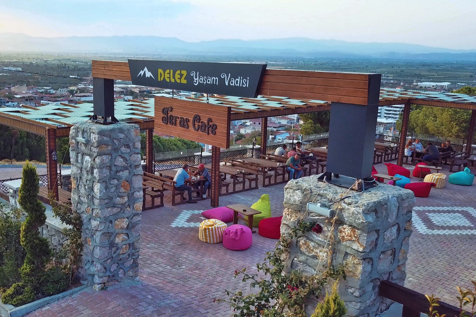 KINIK’A BİR PROJE DAHA DELEZ YAŞAM VADİSİ SOSYAL TESİSLERİ AÇILDI