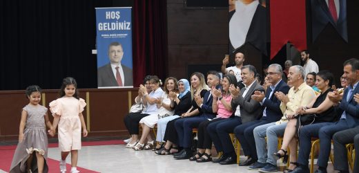 Esenyurtlu kadınlar hem tasarladı hem sergiledi