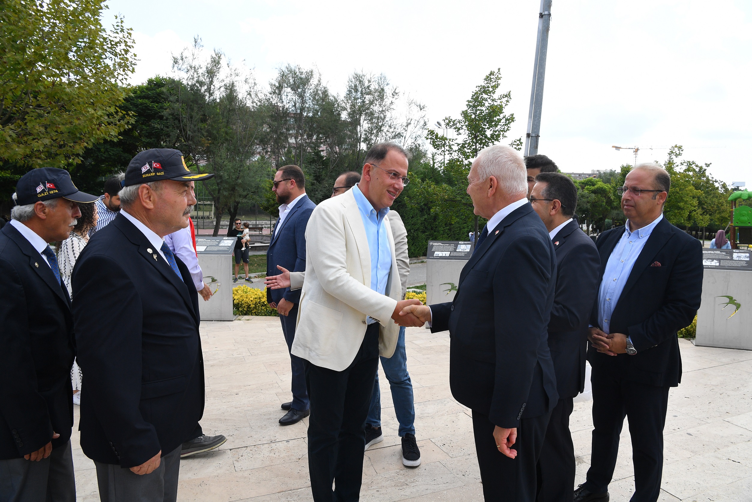 KKTC MECLİS BAŞKANI’NDAN RAUF DENKTAŞ ANITI’NA ZİYARET