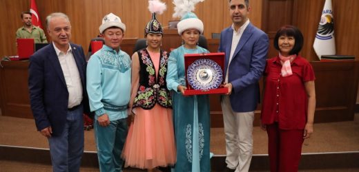 Kartal Belediyesi Uluslararası Halk Oyunları Festivali Başladı