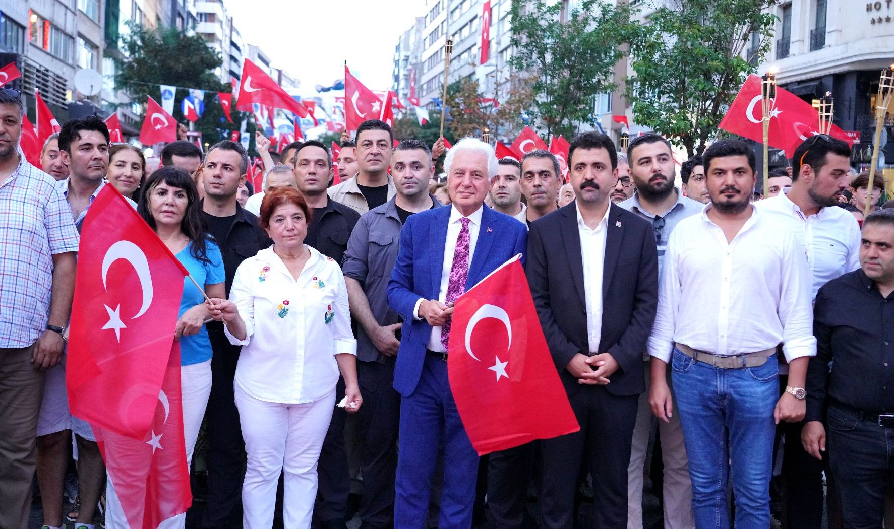 ŞİŞLİ’DE  BÜYÜK ZAFERİN 100’ÜNCÜ YILI COŞKUYLA KUTLANDI