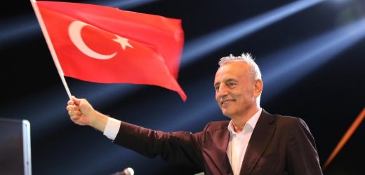 100 YILIN ZAFERİ 100 YAŞINDA 30 AĞUSTOS ZAFER BAYRAMI KÜÇÜKÇEKMECE’DE COŞKUYLA KUTLANDI