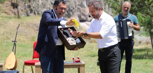 BAL FESTİVALİ, 2’NCİ GÜNÜNDE ARDAHAN KALESİ’NDE YAPILDI