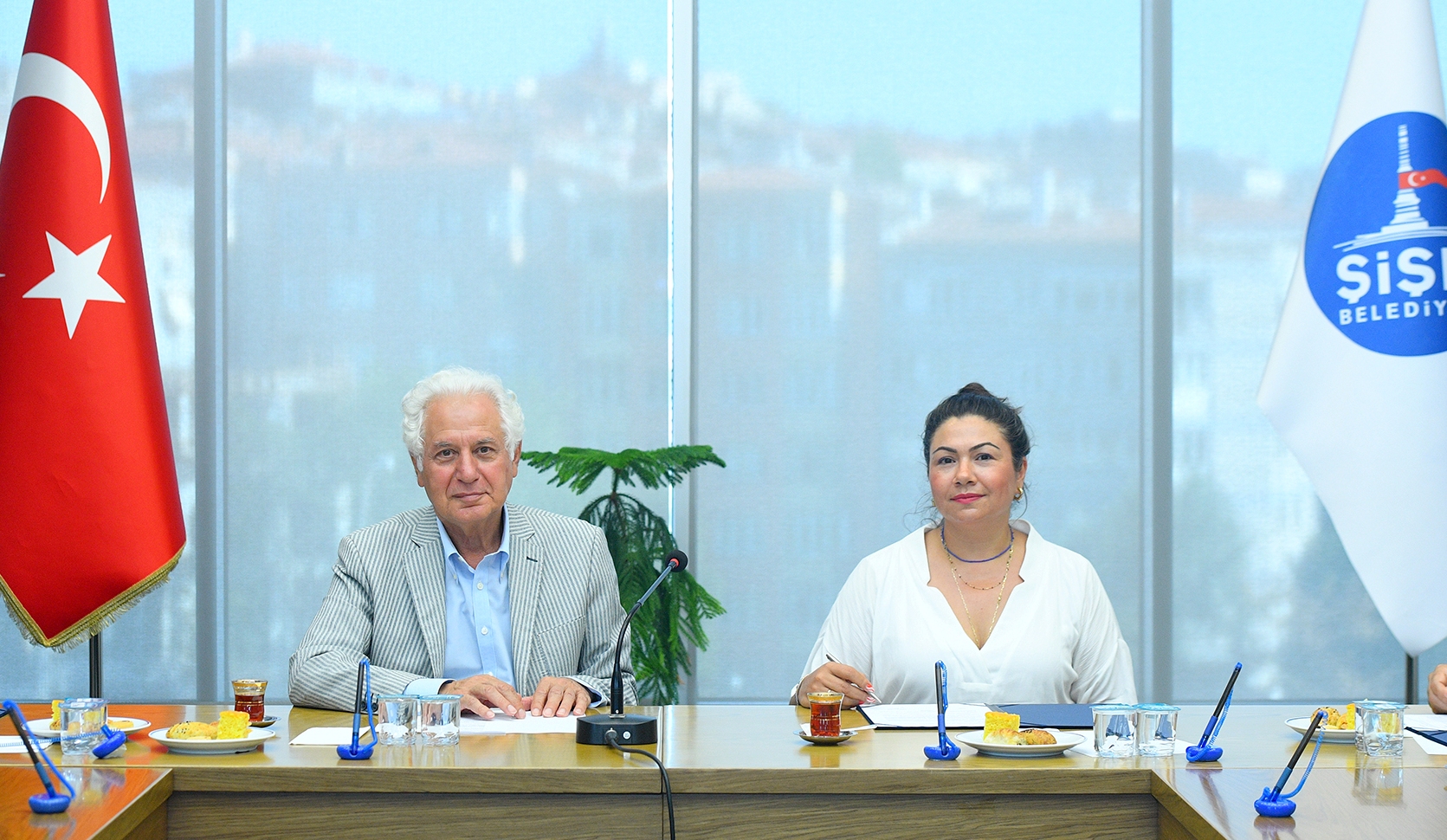 ÜNİVERSİTE EĞİTİMİNE ŞİŞLİ KOMŞU KART DESTEĞİ