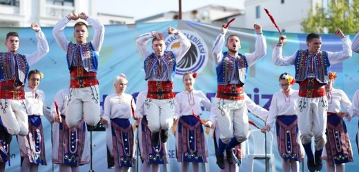 Uluslararası Halk Oyunları Festivali Coşkusu Kartal’ın Mahallelerini Sardı