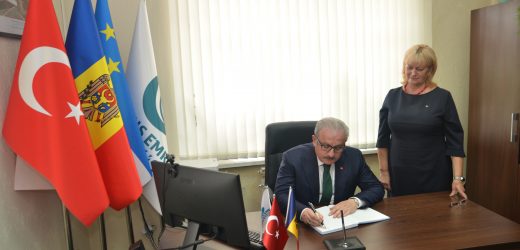 TBMM Başkanı Mustafa Şentop Komrat Yunus Emre Enstitüsünü Ziyaret Etti