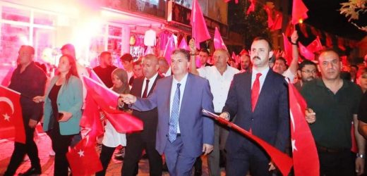 KURTULUŞUN 100. YILINDA KINIK “NE MUTLU TÜRKÜM DİYENE” SÖZLERİYE ÇINLADI