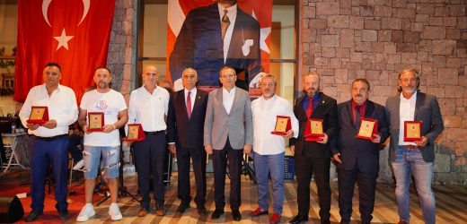 AYVALIK ATATÜRKÇÜ DÜŞÜNCE DERNEĞİ’NDEN DAYANIŞMA YEMEĞİ