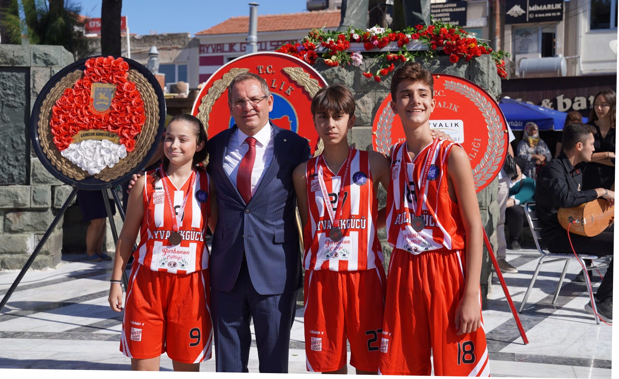 AYVALIK’TA DÜŞMAN İŞGALİNDEN KURTULUŞUN 100. YIL COŞKUSU YAŞANDI