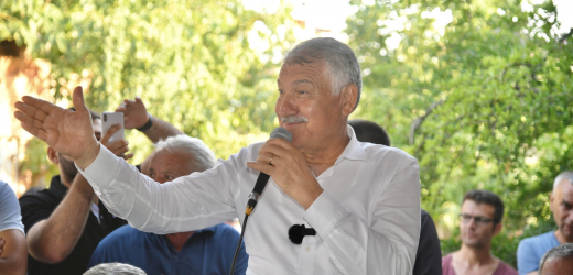 Zeydan Karalar Aladağ’da “Tek umudumuz sensin Zeydan Başkan“ pankartıyla karşılandı.