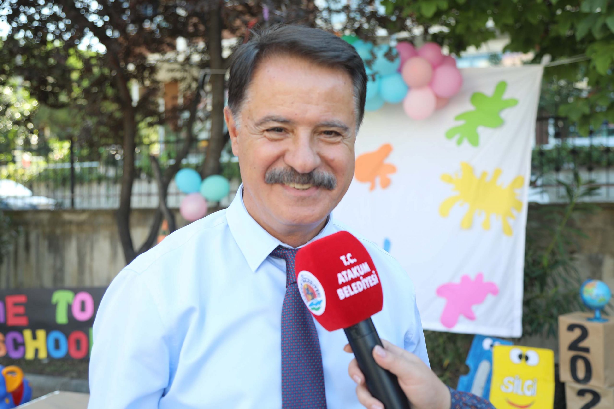 Başkan Deveci miniklerin  heyecanına ortak oldu