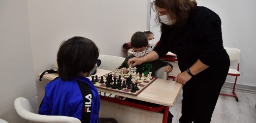 BEYLİKDÜZÜ KIŞ SPOR OKULLARI’NDA KAYITLAR BAŞLADI