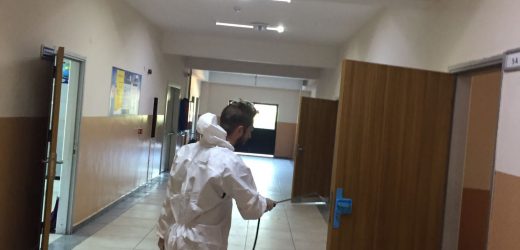 ESENYURT’TA OKULLAR EĞİTİME HAZIR HALE GETİRİLİYOR