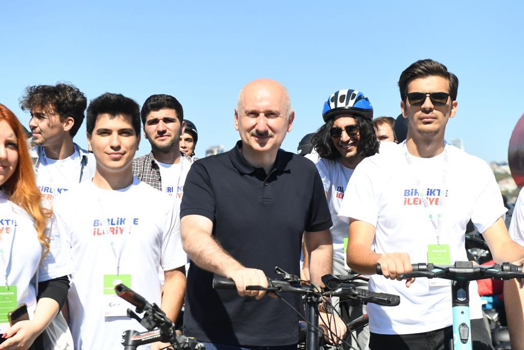 ULAŞTIRMA VE ALTYAPI BAKANI KARAİSMAİLOĞLU’NDAN GENÇLERE “KURALLARA UYALIM” UYARISI