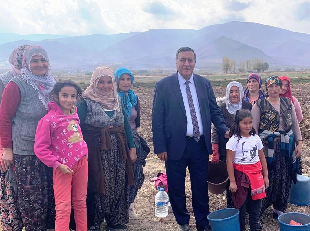 Gürer: “Zam üstüne zam çiftçiyi zorluyor”