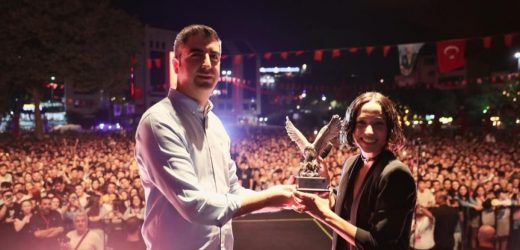 Kartal’da 30 Ağustos Coşkusu Zeynep Bastık Konseri ile Devam Etti