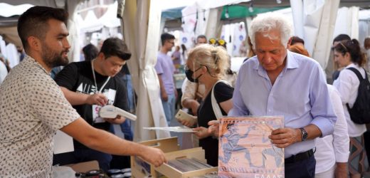 ‘ŞİŞLİ PLAK FESTİVALİ’NDE BİNLERCE MÜZİKSEVER BULUŞTU