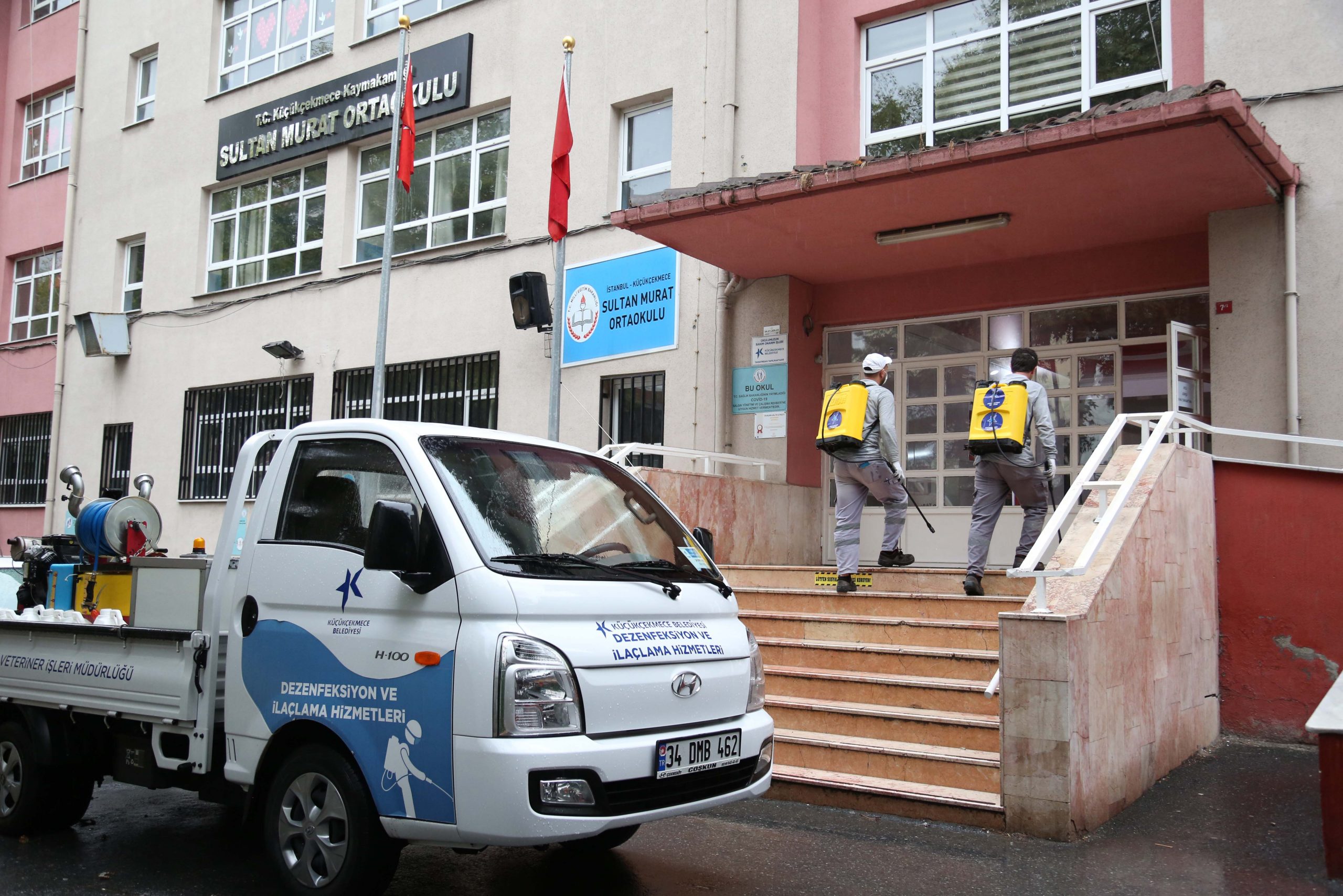 KÜÇÜKÇEKMECE BELEDİYESİ’NDEN EĞİTİME DESTEK:  OKULLARDA TEMİZLİK VE DEZENFEKSİYON ÇALIŞMASI BAŞLADI