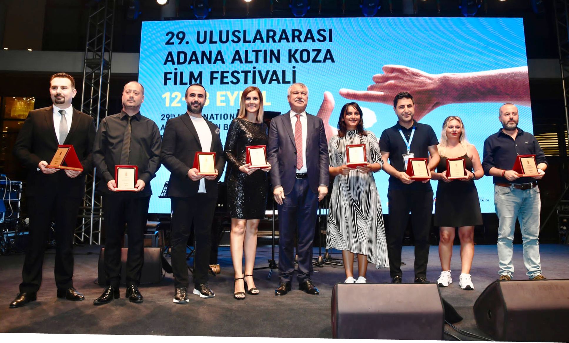 Altın Koza’da Onur Ödülleri Hale Soygazi ve Müjdat Gezen’e verildi