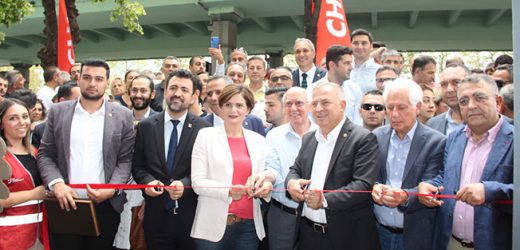 CHP ŞİŞLİ İLÇE BİNASINA KAVUŞTU