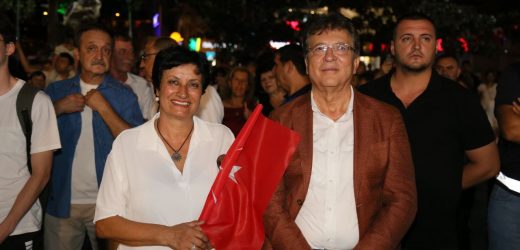 Edremit’te 100. Yıl fener alayı